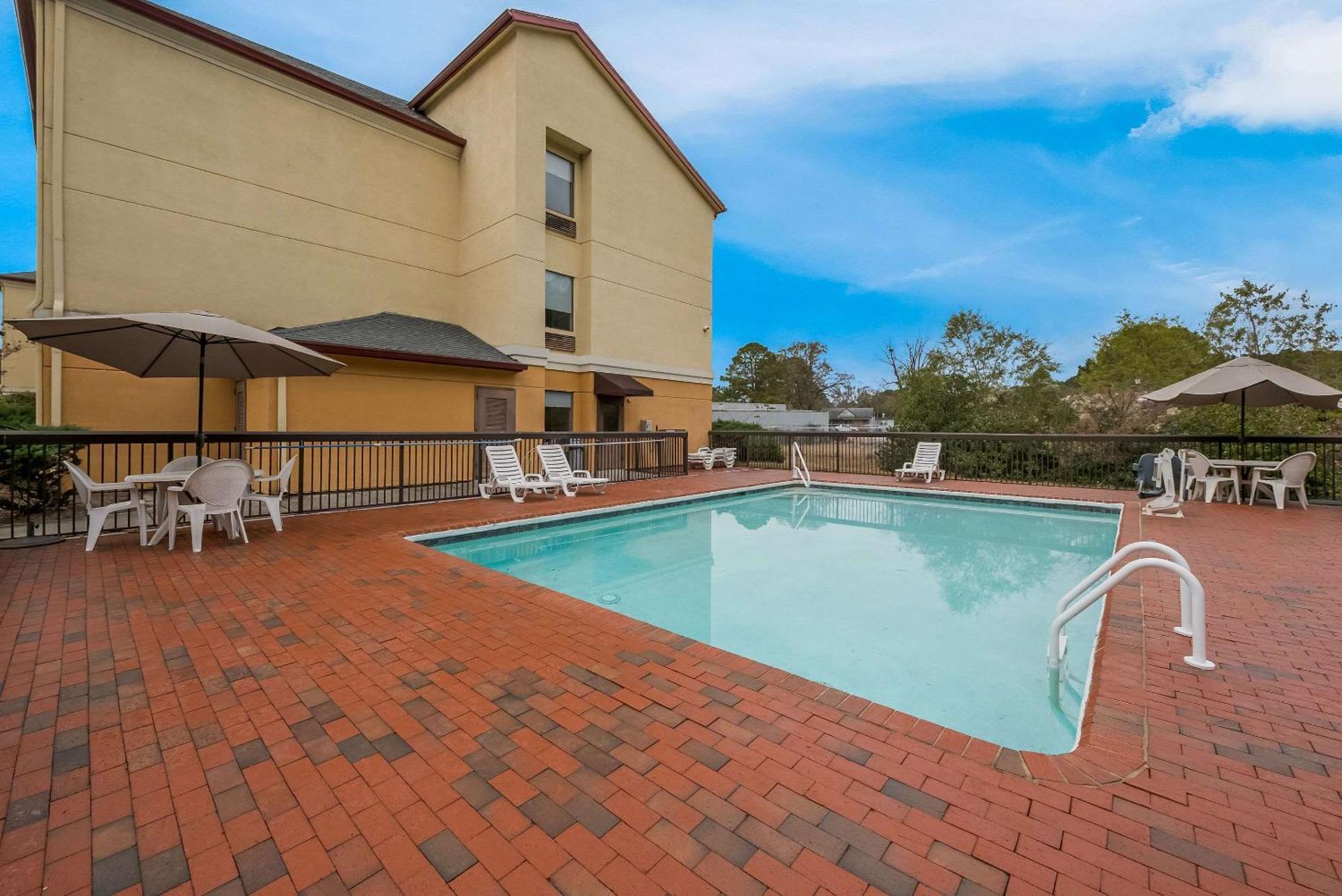 Comfort Inn Fayetteville I-95 מראה חיצוני תמונה